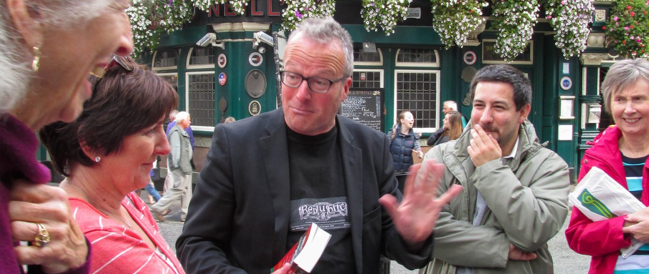 Walking tour guide near grafton street, dublin